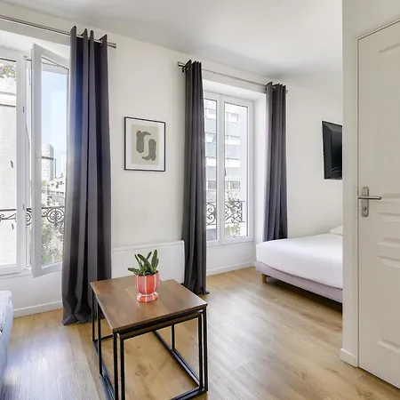 Paris House *